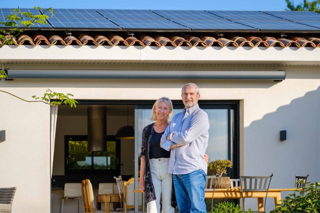 Un couple qui témoigne pour EDF solutions solaires
