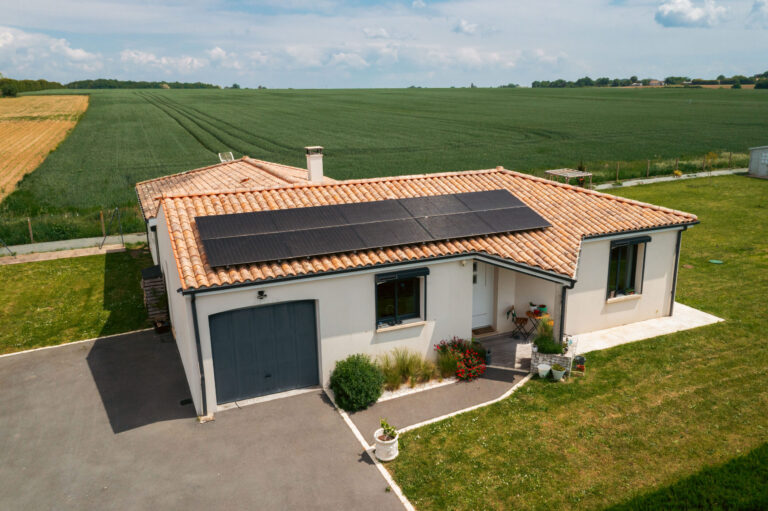 maison avec panneau solaire en Nouvelle-Aquitaine